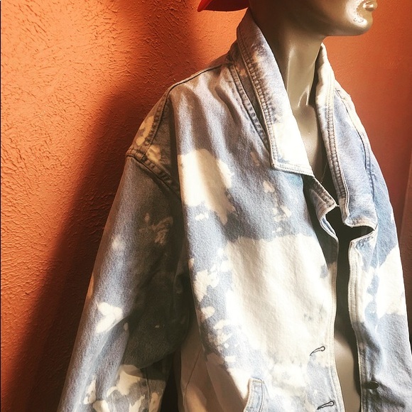 CUSTOMIZED VINTAGE BLEACHED JEAN JACKET - Picture 2 of 5